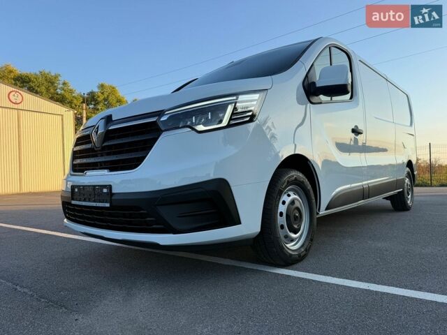 Белый Рено Трафик, объемом двигателя 2 л и пробегом 56 тыс. км за 26900 $, фото 1 на Automoto.ua