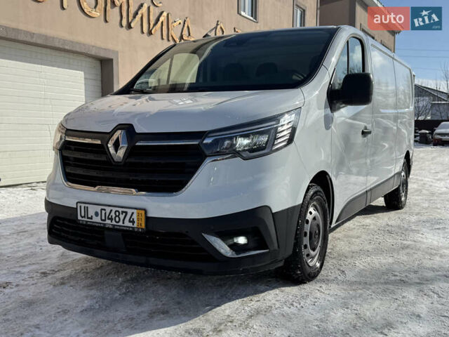 Белый Рено Трафик, объемом двигателя 2 л и пробегом 275 тыс. км за 18499 $, фото 1 на Automoto.ua