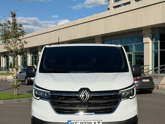 Белый Рено Трафик, объемом двигателя 2 л и пробегом 2 тыс. км за 38900 $, фото 1 на Automoto.ua