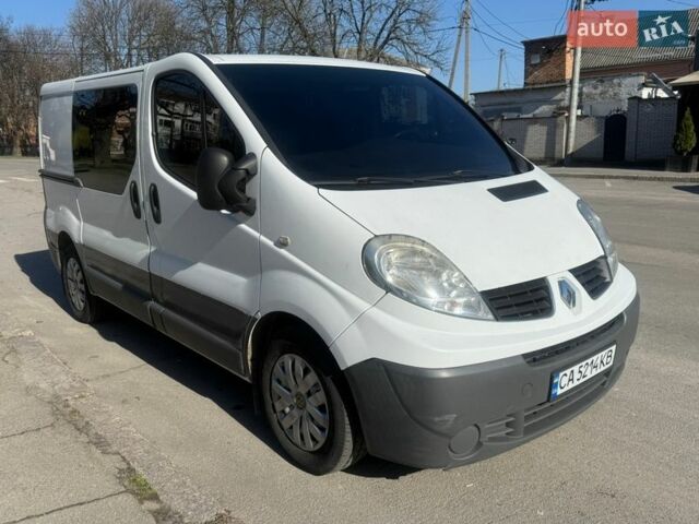 Білий Рено Трафік, об'ємом двигуна 2.46 л та пробігом 290 тис. км за 9600 $, фото 1 на Automoto.ua