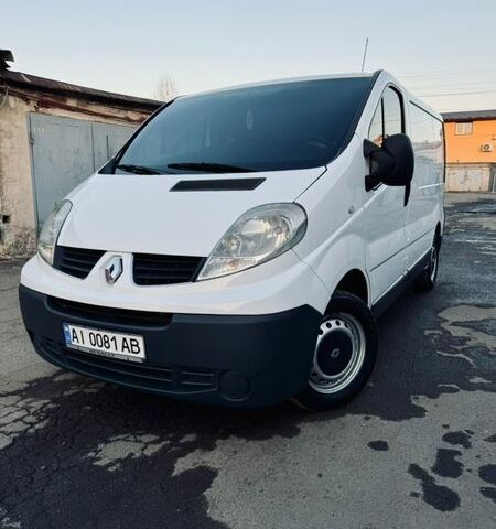 Белый Рено Трафик, объемом двигателя 2 л и пробегом 290 тыс. км за 10500 $, фото 1 на Automoto.ua