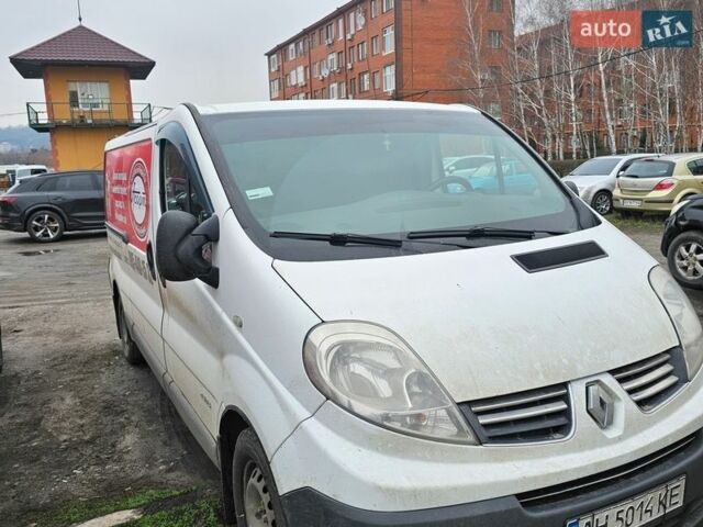 Белый Рено Трафик, объемом двигателя 2 л и пробегом 483 тыс. км за 11000 $, фото 1 на Automoto.ua