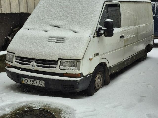 Білий Рено Трафік, об'ємом двигуна 0 л та пробігом 500 тис. км за 500 $, фото 1 на Automoto.ua