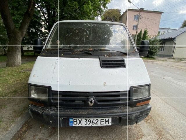 Білий Рено Трафік, об'ємом двигуна 2.5 л та пробігом 400 тис. км за 1000 $, фото 1 на Automoto.ua