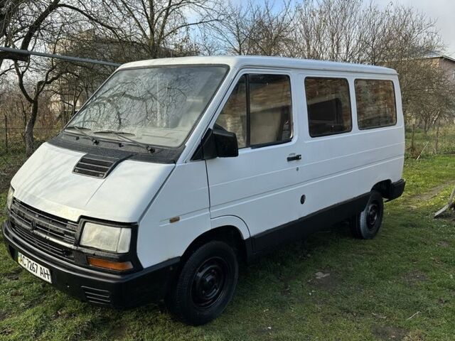 Белый Рено Трафик, объемом двигателя 1.7 л и пробегом 204 тыс. км за 1431 $, фото 1 на Automoto.ua