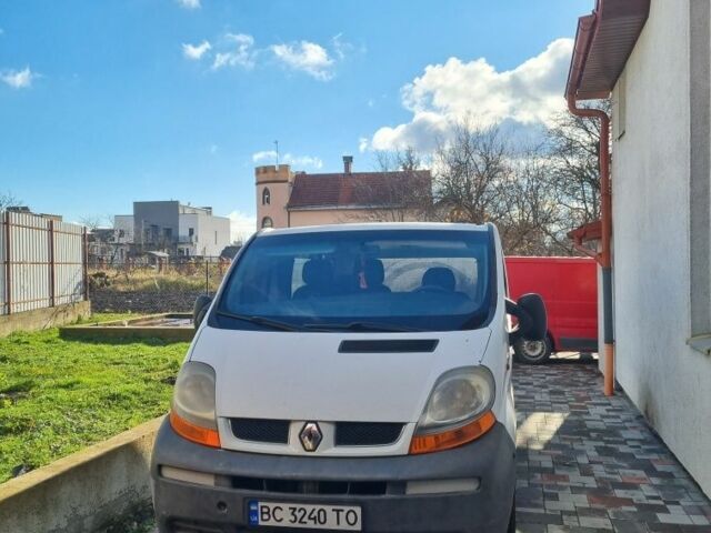 Білий Рено Трафік, об'ємом двигуна 1.9 л та пробігом 288 тис. км за 4500 $, фото 1 на Automoto.ua