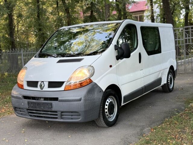 Білий Рено Трафік, об'ємом двигуна 1.9 л та пробігом 198 тис. км за 4750 $, фото 1 на Automoto.ua