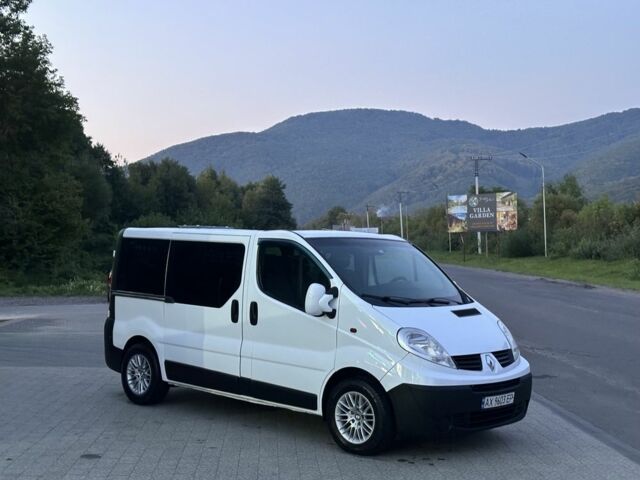 Білий Рено Трафік, об'ємом двигуна 2.5 л та пробігом 320 тис. км за 6300 $, фото 1 на Automoto.ua