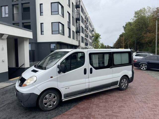 Белый Рено Трафик, объемом двигателя 2 л и пробегом 275 тыс. км за 7850 $, фото 1 на Automoto.ua