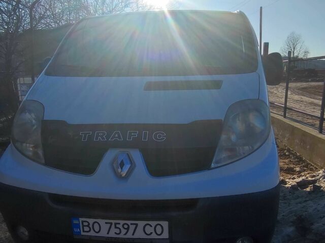 Белый Рено Трафик, объемом двигателя 0 л и пробегом 280 тыс. км за 10500 $, фото 1 на Automoto.ua