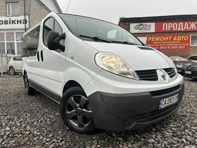 Белый Рено Трафик, объемом двигателя 2 л и пробегом 386 тыс. км за 10900 $, фото 1 на Automoto.ua