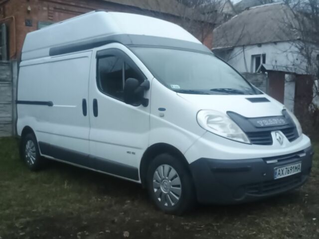 Білий Рено Трафік, об'ємом двигуна 2 л та пробігом 230 тис. км за 10200 $, фото 1 на Automoto.ua