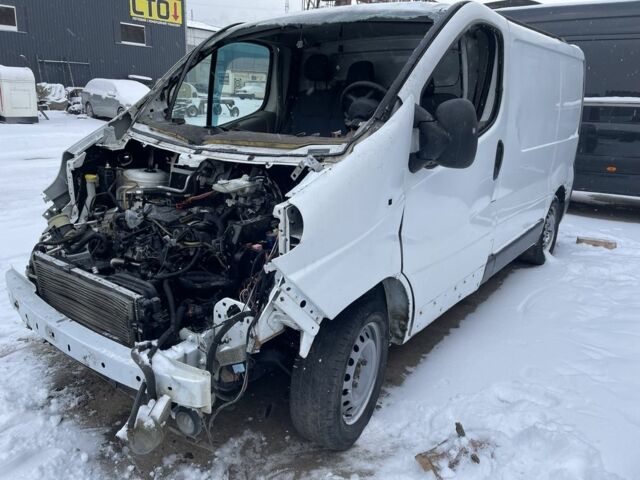 Белый Рено Трафик, объемом двигателя 2 л и пробегом 550 тыс. км за 4200 $, фото 1 на Automoto.ua