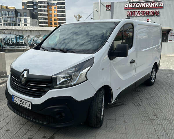 Белый Рено Трафик, объемом двигателя 0 л и пробегом 172 тыс. км за 11800 $, фото 1 на Automoto.ua