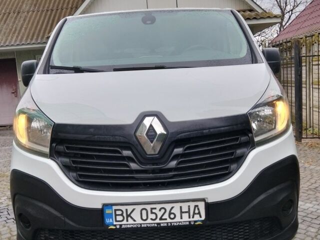 Белый Рено Трафик, объемом двигателя 1.6 л и пробегом 247 тыс. км за 12300 $, фото 1 на Automoto.ua