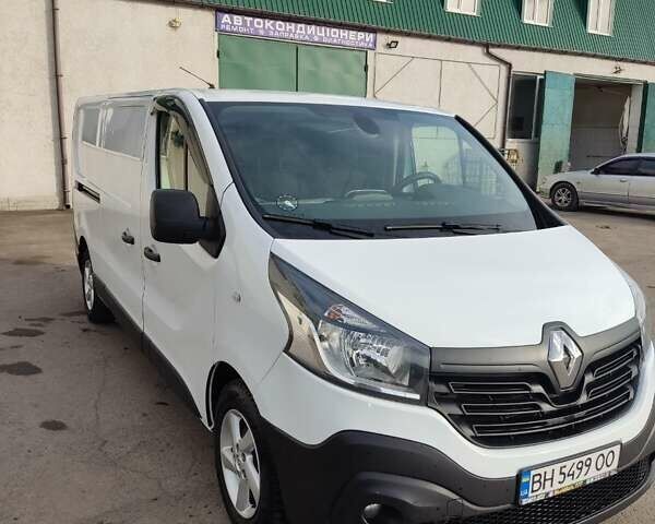 Белый Рено Трафик, объемом двигателя 1.6 л и пробегом 212 тыс. км за 13500 $, фото 1 на Automoto.ua