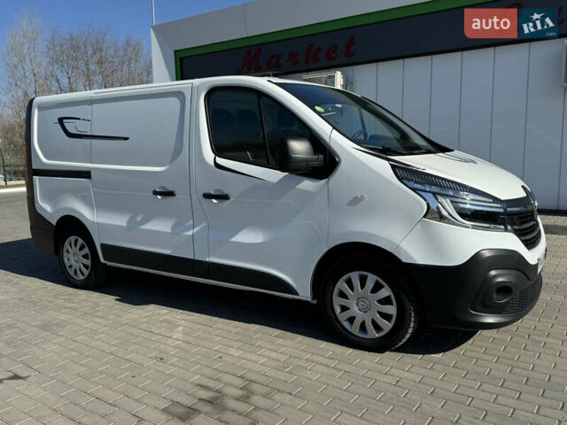 Белый Рено Трафик, объемом двигателя 2 л и пробегом 114 тыс. км за 17000 $, фото 1 на Automoto.ua