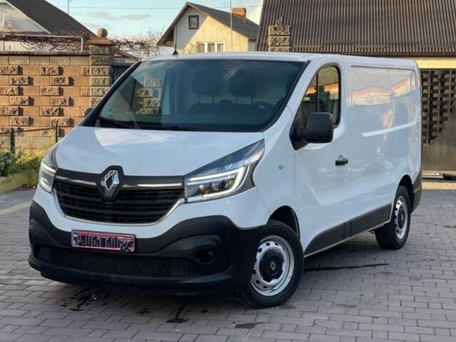 Белый Рено Трафик, объемом двигателя 2 л и пробегом 98 тыс. км за 19200 $, фото 1 на Automoto.ua