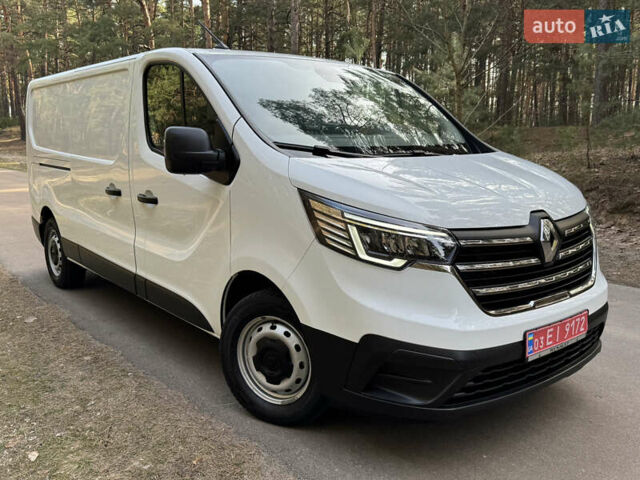 Белый Рено Трафик, объемом двигателя 2 л и пробегом 25 тыс. км за 32800 $, фото 1 на Automoto.ua