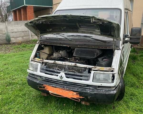 Білий Рено Трафік, об'ємом двигуна 2.4 л та пробігом 200 тис. км за 1654 $, фото 1 на Automoto.ua