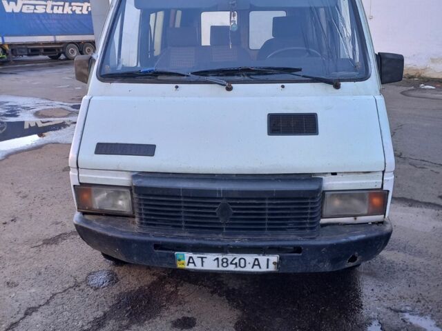 Білий Рено Трафік, об'ємом двигуна 0 л та пробігом 350 тис. км за 700 $, фото 1 на Automoto.ua