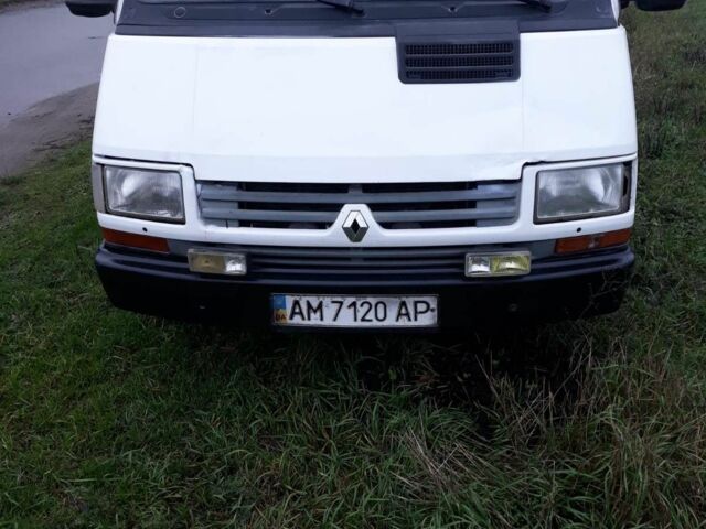 Белый Рено Трафик, объемом двигателя 2 л и пробегом 1000 тыс. км за 1586 $, фото 1 на Automoto.ua