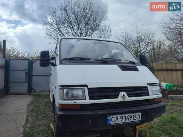 Білий Рено Трафік, об'ємом двигуна 2.1 л та пробігом 460 тис. км за 650 $, фото 1 на Automoto.ua