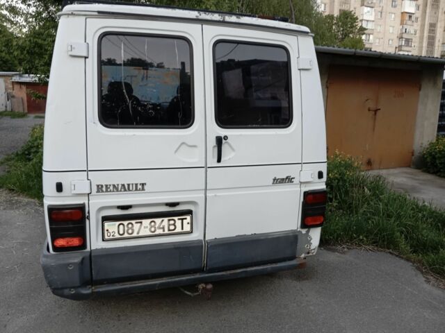 Белый Рено Трафик, объемом двигателя 1.9 л и пробегом 1 тыс. км за 950 $, фото 1 на Automoto.ua