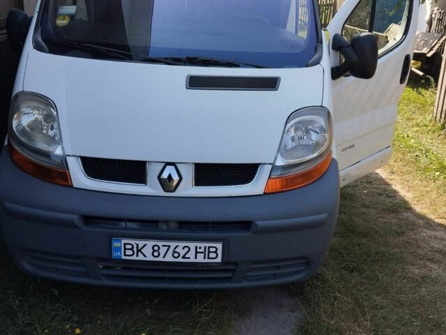 Белый Рено Трафик, объемом двигателя 1.9 л и пробегом 407 тыс. км за 5600 $, фото 1 на Automoto.ua