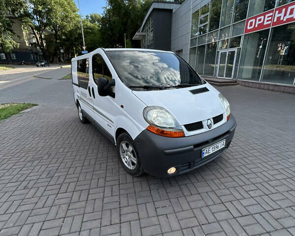 Белый Рено Трафик, объемом двигателя 1.87 л и пробегом 420 тыс. км за 7500 $, фото 1 на Automoto.ua