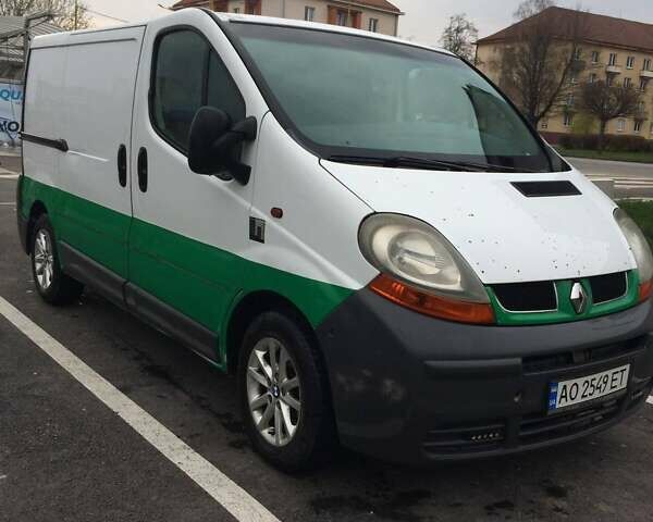 Білий Рено Трафік, об'ємом двигуна 1.9 л та пробігом 250 тис. км за 4000 $, фото 1 на Automoto.ua