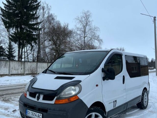 Белый Рено Трафик, объемом двигателя 1.9 л и пробегом 351 тыс. км за 5400 $, фото 1 на Automoto.ua