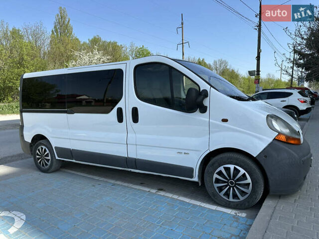 Белый Рено Трафик, объемом двигателя 1.9 л и пробегом 198 тыс. км за 7200 $, фото 1 на Automoto.ua