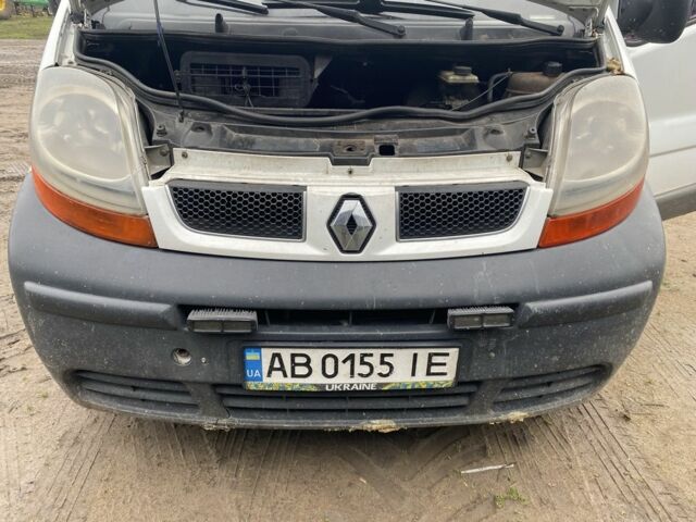 Белый Рено Трафик, объемом двигателя 1.9 л и пробегом 400 тыс. км за 6500 $, фото 1 на Automoto.ua