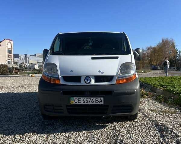 Белый Рено Трафик, объемом двигателя 1.87 л и пробегом 430 тыс. км за 6800 $, фото 1 на Automoto.ua
