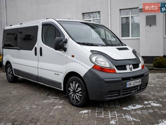 Білий Рено Трафік, об'ємом двигуна 1.87 л та пробігом 301 тис. км за 7700 $, фото 1 на Automoto.ua