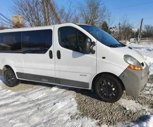 Белый Рено Трафик, объемом двигателя 1.9 л и пробегом 277 тыс. км за 3762 $, фото 1 на Automoto.ua