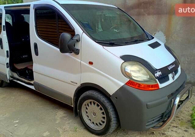 Білий Рено Трафік, об'ємом двигуна 1.87 л та пробігом 205 тис. км за 7100 $, фото 1 на Automoto.ua