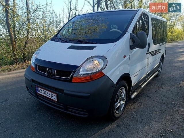 Белый Рено Трафик, объемом двигателя 1.9 л и пробегом 308 тыс. км за 7400 $, фото 1 на Automoto.ua