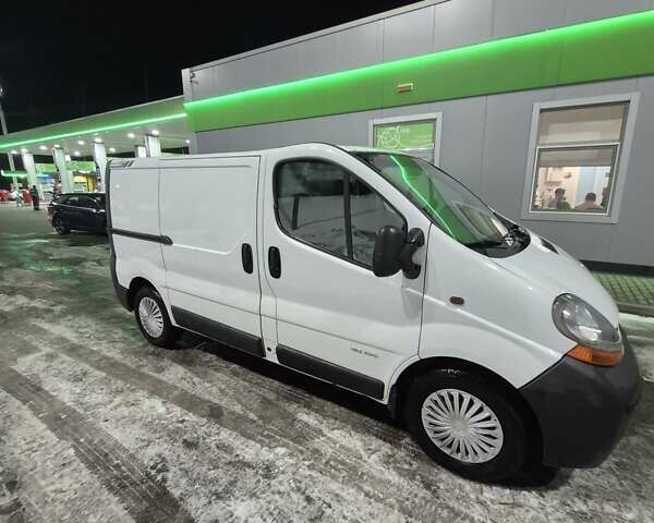 Белый Рено Трафик, объемом двигателя 1.9 л и пробегом 475 тыс. км за 4400 $, фото 1 на Automoto.ua