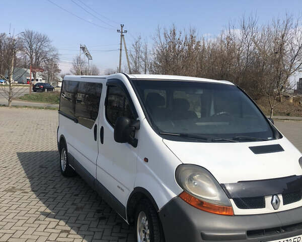Білий Рено Трафік, об'ємом двигуна 1.9 л та пробігом 200 тис. км за 6000 $, фото 1 на Automoto.ua