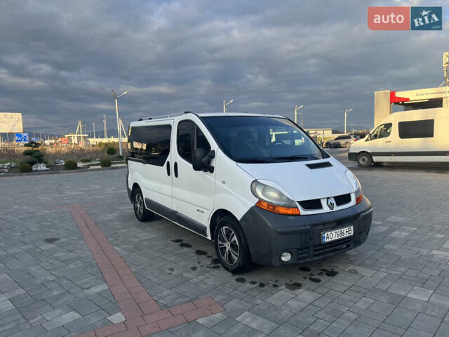 Белый Рено Трафик, объемом двигателя 1.87 л и пробегом 550 тыс. км за 5999 $, фото 1 на Automoto.ua