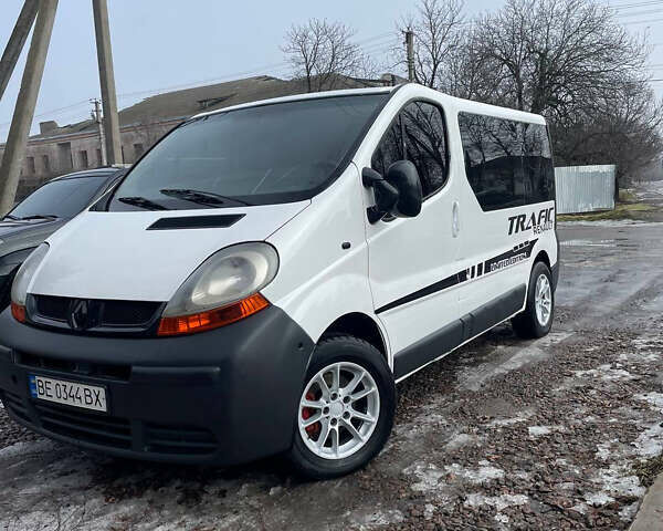 Белый Рено Трафик, объемом двигателя 1.87 л и пробегом 450 тыс. км за 5800 $, фото 1 на Automoto.ua