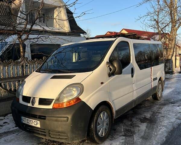 Белый Рено Трафик, объемом двигателя 1.87 л и пробегом 366 тыс. км за 5600 $, фото 1 на Automoto.ua