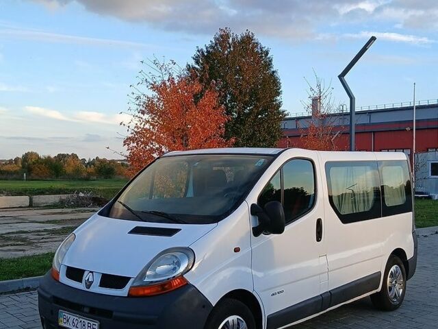 Белый Рено Трафик, объемом двигателя 1.9 л и пробегом 298 тыс. км за 6700 $, фото 1 на Automoto.ua