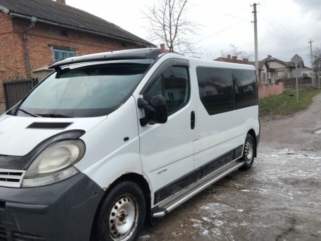 Белый Рено Трафик, объемом двигателя 2.5 л и пробегом 500 тыс. км за 7000 $, фото 1 на Automoto.ua