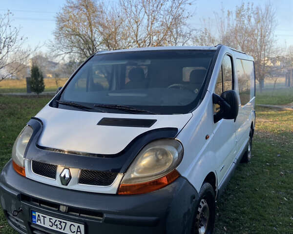 Білий Рено Трафік, об'ємом двигуна 1.9 л та пробігом 396 тис. км за 5200 $, фото 1 на Automoto.ua