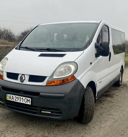 Белый Рено Трафик, объемом двигателя 1.87 л и пробегом 265 тыс. км за 6200 $, фото 1 на Automoto.ua