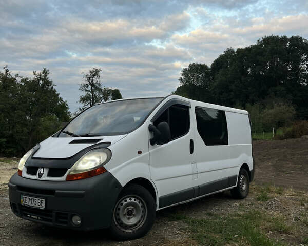 Белый Рено Трафик, объемом двигателя 2.5 л и пробегом 457 тыс. км за 7000 $, фото 1 на Automoto.ua