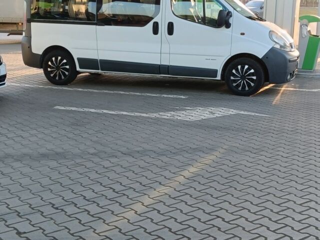 Білий Рено Трафік, об'ємом двигуна 1.9 л та пробігом 287 тис. км за 8500 $, фото 1 на Automoto.ua